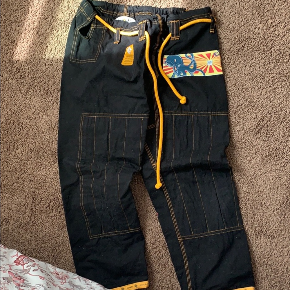 Woman’s Jiu Jitsu Gi